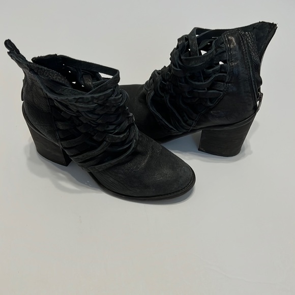 Free people boot size 6.5 - Picture 1 of 4